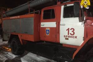 В Брянске загорелась квартира в пятиэтажке по улице Орловской: есть пострадавший