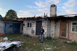В Новозыбкове мужчина избил топором соседского ребёнка и поджег дом