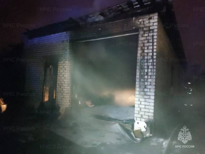 В Супонево во время пожара в гараже погиб 37-летний мужчина