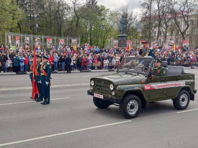 В Брянске начался парад Победы