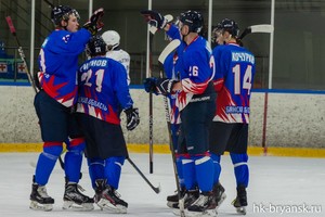 Брянские хоккеисты вышли в лидеры первенства НМХЛ