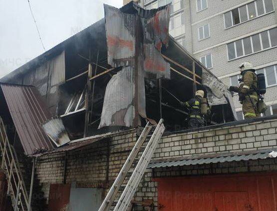 В Брянске сгорело частное ателье на улице Фокина