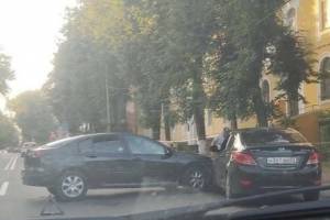 В Брянске из-за ДТП на улице Горького возникла пробка