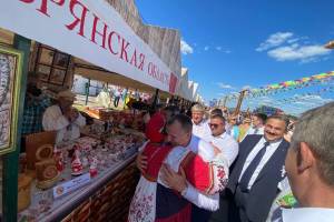 Брянская область открыла «Город мастеров» в белорусской Александрии