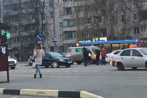 В Брянске возле гипермаркета «Линия» произошло ДТП
