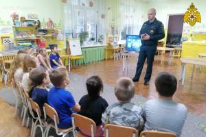 В Новозыбкове дошколятам напомнили об опасностях тонкого льда