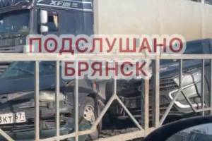В Брянске на проспекте Московском разбились две легковушки