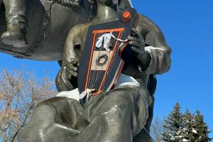 В Брянске вандалы повредили памятник «Пересвет и Боян» на Покровской горе