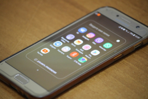 Samsung остановила поставки смартфонов в Россию