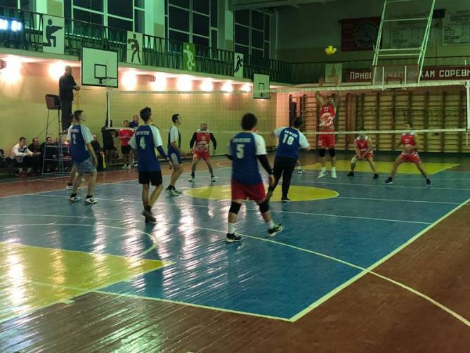 В Брянске разыграли новогодний кубок по волейболу