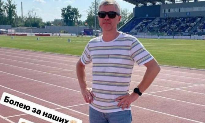Депутат Госдумы потренировался на новом стадионе в Брянске