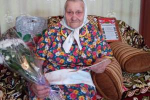 Жительницу Брянска поздравили с 95-летним юбилеем