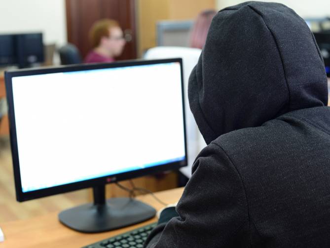 За посты в сети на 10 тысяч рублей оштрафовали 55-летнего брянца