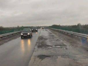 Брянские водители возмутились затянувшимся ремонтом моста возле Ивановки