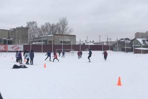 Брянские школы бьются за победу в турнире по мини-футболу на снегу