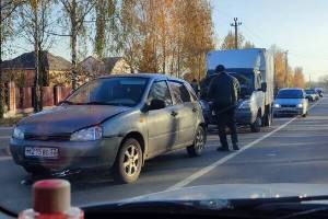 В Брянске на улице Сахарова произошло массовое ДТП