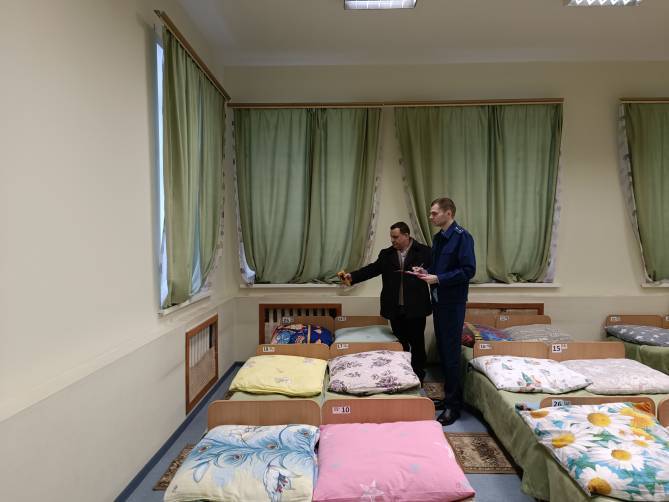 В Жирятино директора школы оштрафовали за холод в спальной и игровой комнатах 