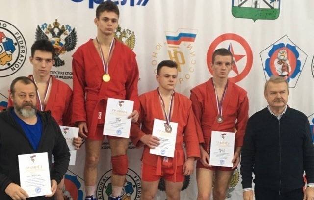 Брянские самбисты взяли 9 медалей на всероссийских соревнованиях