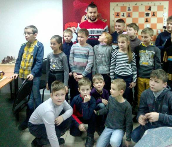 В Брянск приехал претендент на шахматную корону Ян Непомнящий