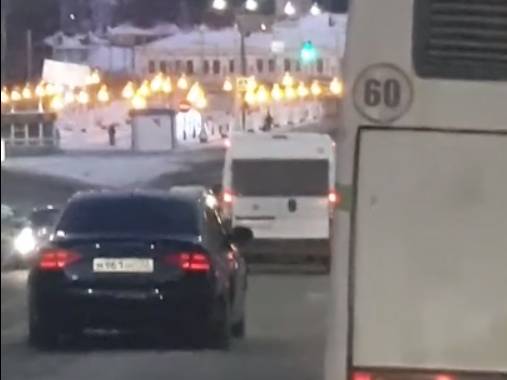 В Брянске на набережной сняли на видео хитроумных автомобилистов