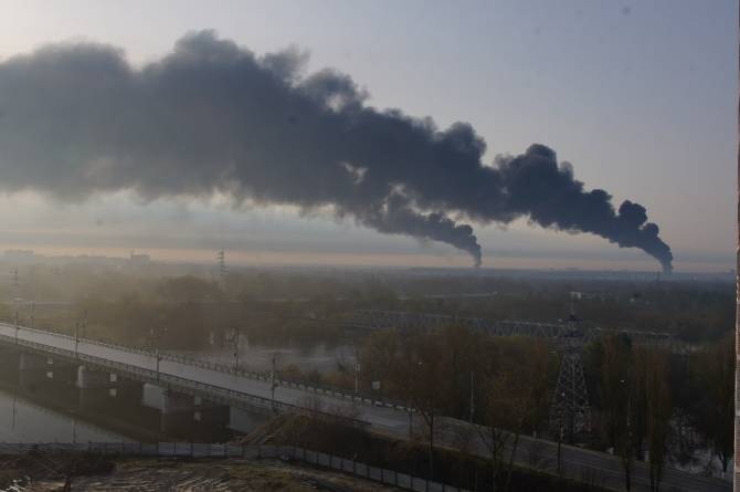 В Брянске ликвидировали крупный пожар на нефтебазе «Дружба»
