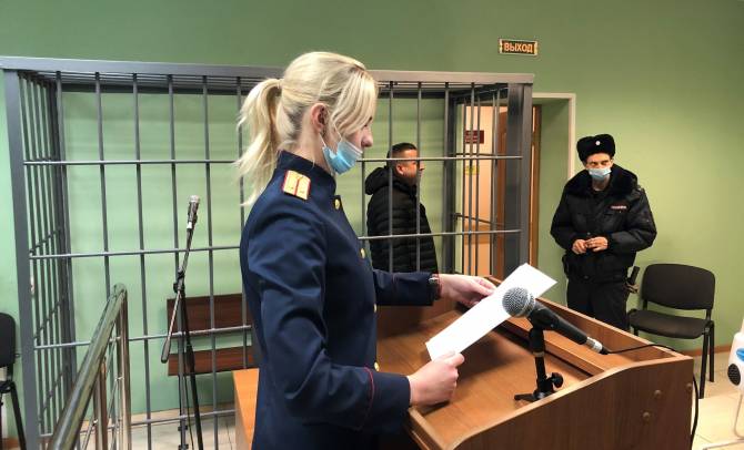 В Брянске осудят иностранца за взятку автоинспектору