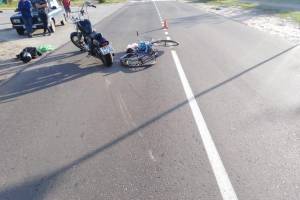 В Почепе байкер сломал рёбра и разбил голову 71-летней велосипедистке