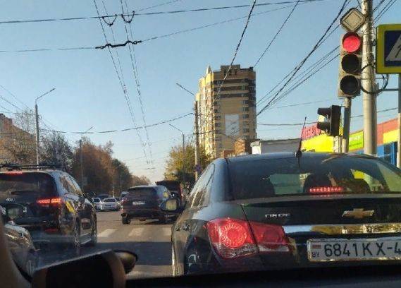 В Брянске Красноармейская встала в пробке от «Мельницы» до таксопарка