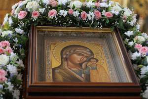 Брянские православные отмечают День Казанской иконы Божией Матери