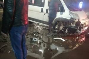 В Брянске на Флотской в ДТП с такси маршрутке оторвало колесо