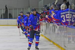 Брянские хоккеисты второй раз подряд обыграли в Мурманске «Арктику»