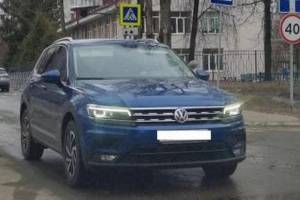 В Брянске наказали водителя Volkswagen за вылет на встречку у гимназии №7