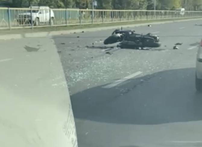 Появилось видео с места жуткого ДТП с мотоциклистом в Брянске