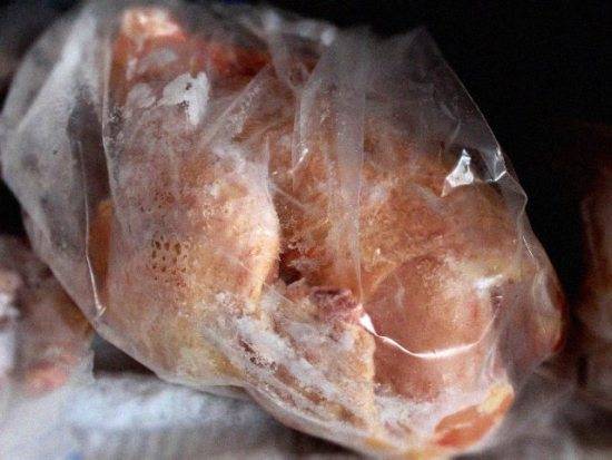 В брянских магазинах нашли подозрительное мясо 