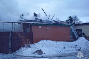 В Брянске на улице Плеханова сгорел жилой дом