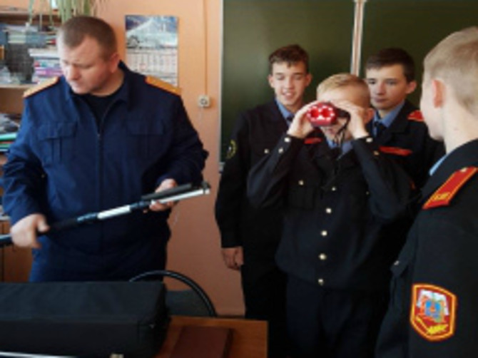 В Брянске кадеты попробовали себя в роли следователей-криминалистов