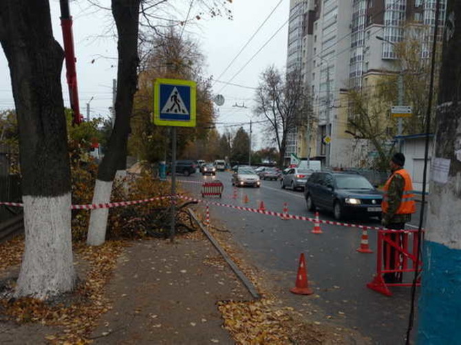 В Брянске появился светофор возле остановки «Горбольница №4»
