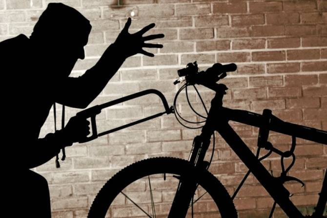 Брянец за лето угнал 19 велосипедов из подъездов