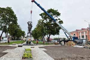 В Брянске вернули памятник Ленину на привокзальной площади