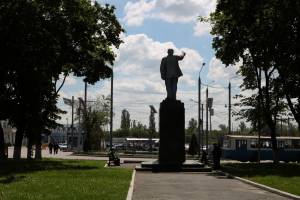 В Брянске возле вокзала отремонтируют памятник Ленину