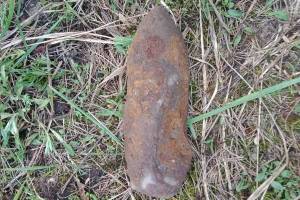 В Брянске на Володарке нашли артиллерийский снаряд