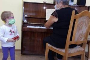 Истощенная брянская девочка продолжает реабилитацию в Карачевском доме ребенка