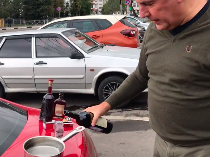 Брянский бизнесмен Коломейцев обвинил в фальсификации вина певицу