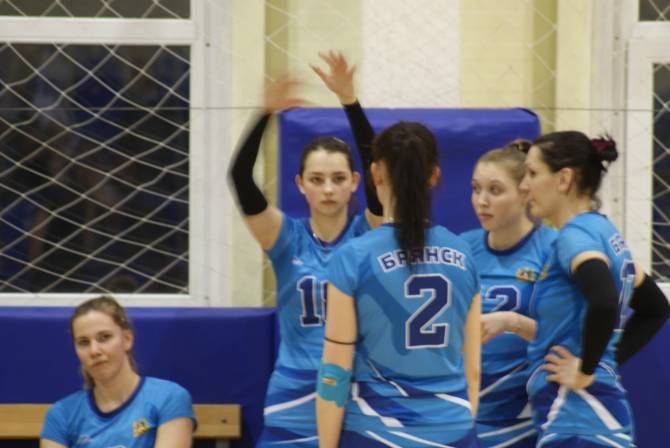 Брянские волейболистки переиграли «Северяночку-2» из Череповца
