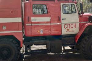 В Брянске на территории канатной фабрики у автовокзала произошёл пожар