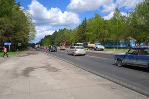 В Брянской области продолжается ремонт трассы на границе с Калугой