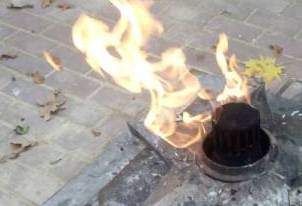 В Погаре школьники решили пожарить пельмени у Вечного огня