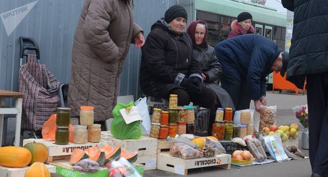 В Новозыбкове уличные торговцы оккупировали тротуар