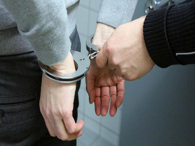 В Брянске пьяный мужчина обокрал соседа по общежитию