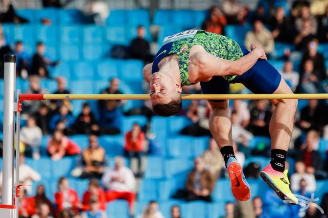 Брянский прыгун в высоту Илья Иванюк показал лучший результат сезона в мире